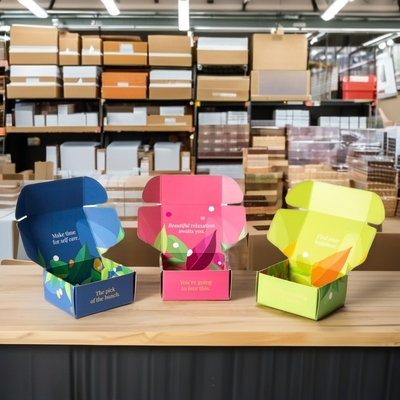 kaufen Papierverpackungskaste aus Karton, gewölbte Versandkisten, Goldfolie online manufacture